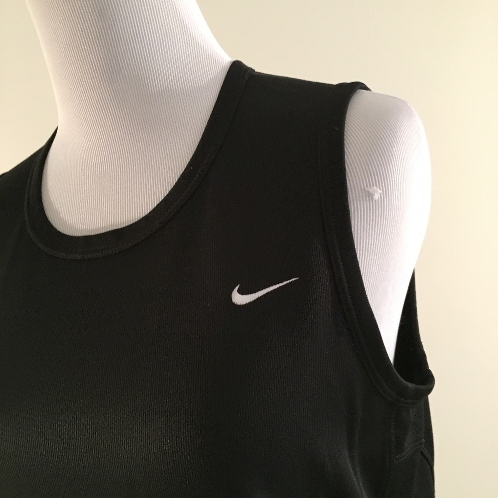Basic Nike Crop Tank Top